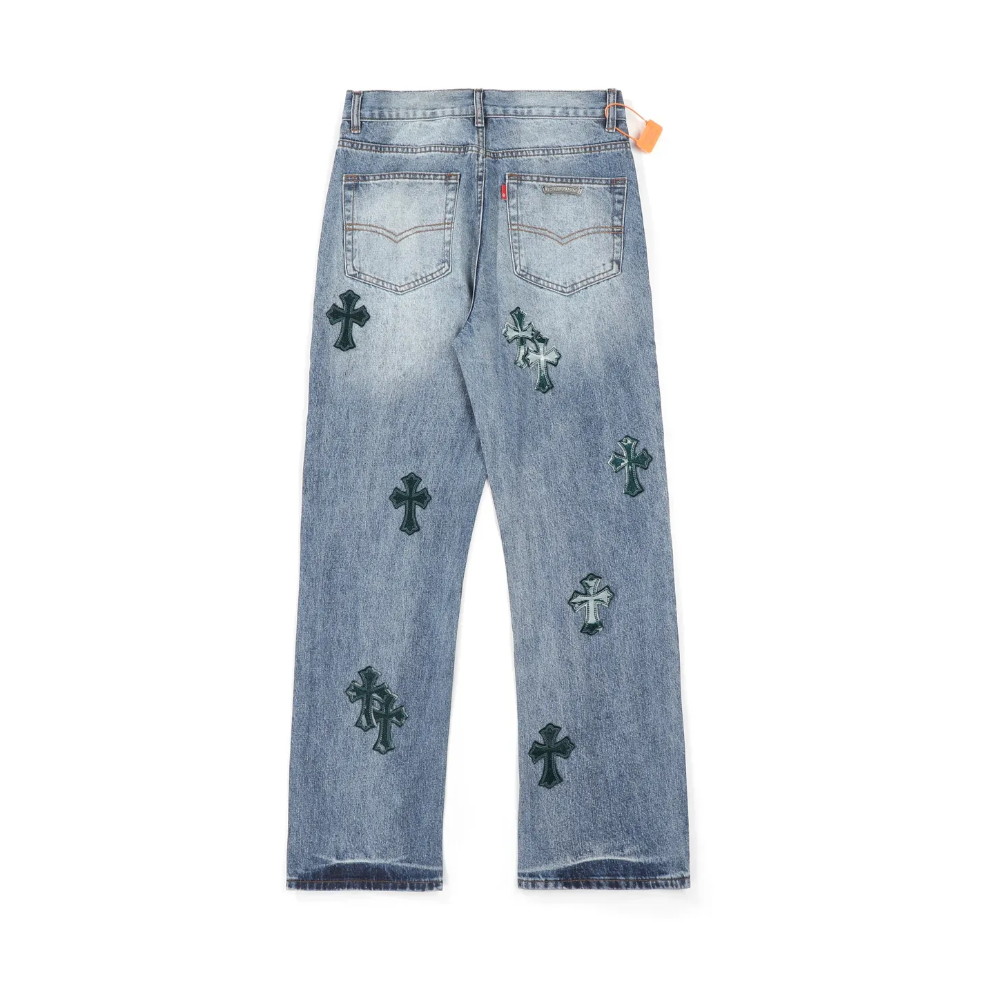 P280 Chromehearts washed blue ripped starry sky leather jeans adopt starry sky theme leather elements, mostly presented in the shape of a cross, with glitter on the leather surface. Unique design, simple and elegant details, exquisite workmanship, the entire trousers are neatly routed, and the details are in place! Ceiling-level jeans, a pair that is hard to find at the counter. About Zangyin, this is an extremely luxurious fashion brand that can also be called the aristocrat of the high street. It has always been an exclusive brand for some hipsters or the rich second generation. It is more luxurious and noble than ordinary high streets. It is more fashionable and individual than luxury brands. Top heavy industry fashion design has always been created in high street luxury style. Speaking of this style, Zangyin family and GU family are definitely the leading representative brands, especially the Zangyin family's creation of high street style. It has really achieved a state-of-the-art effect. The color system of this model is made of unique washed materials. It is already quite eye-catching. It is decorated with pink patchwork cross flowers, which cleverly highlights the charm of the brand. Secondly, this model adopts a classic high-waist cutting design, which highlights the long legs and fashionable temperament of the upper body. The brand is highly recognizable and the slim-fitting configuration is more suitable for daily wear. Personality, fashion, and specification interpretation are all at a glance. Needless to say, materials and craftsmanship. As an excellent craftsman brand, Zangyin’s requirements for details and craftsmanship are really perfect. The washed color of this model has gone through a lot of processes, not to mention the embellishment of the denim appliqués. It is also purely hand-made and sewn. Just like what they believe in, only hand-made things have soul and have the meaning of wearing. A top-notch heavy-duty fashionable denim item. Recommended by both hands. Size: 28/30/32/34/36 Waist: 73/78/83/88/93 Knee: 52/53.5/55/56.5/58 Pants length: 100/102/104/106/108